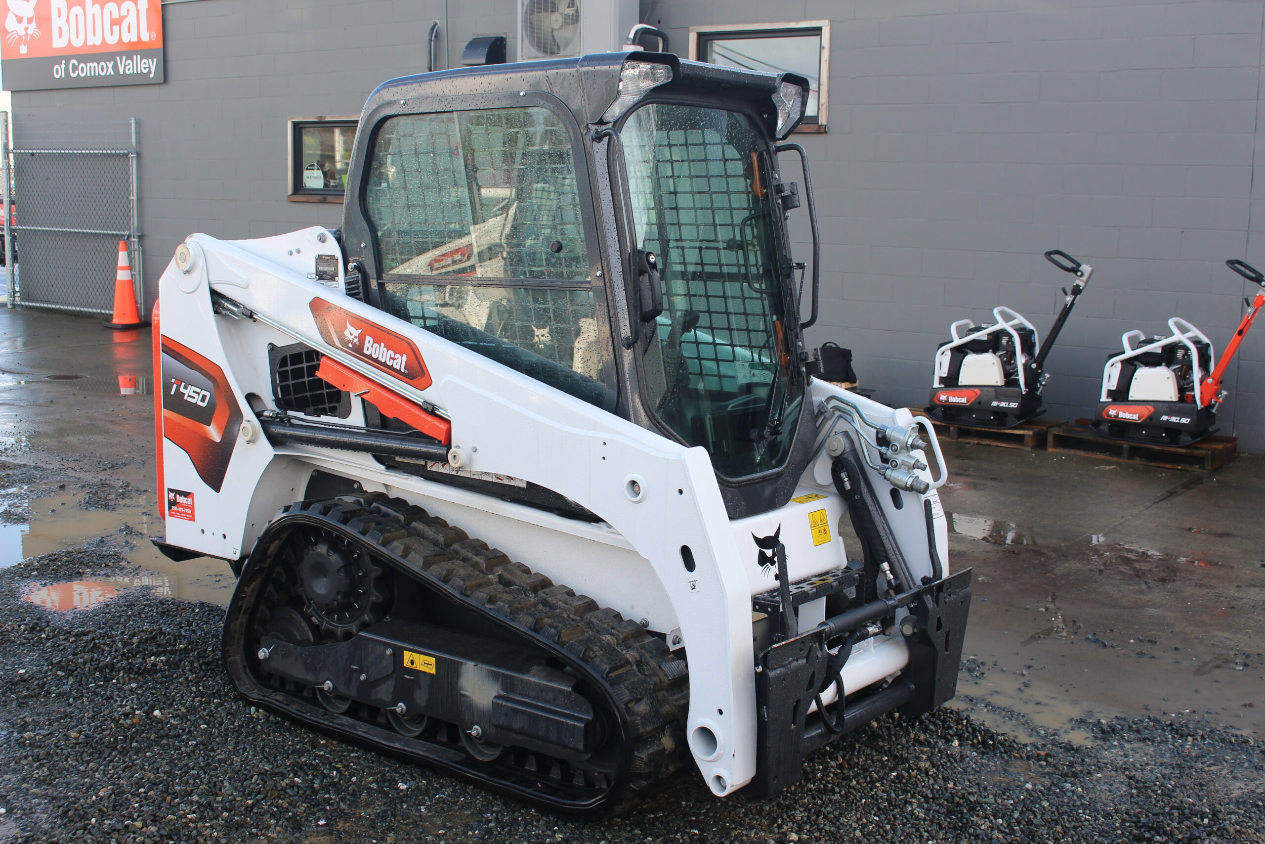 Side view of new Bobcat compact track loader T450